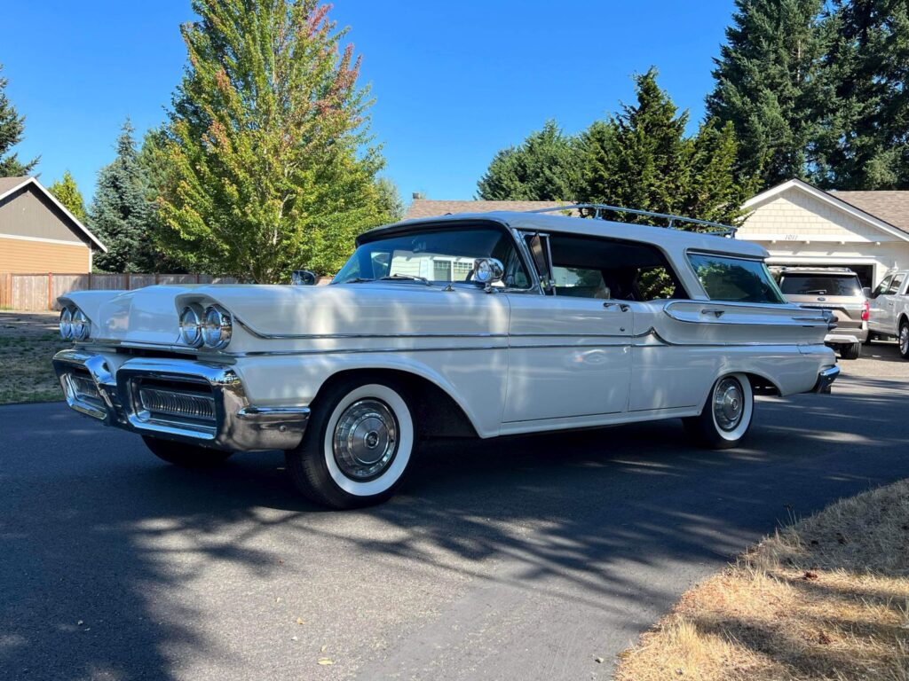 Mercury Meteor Turnpike Cruiser